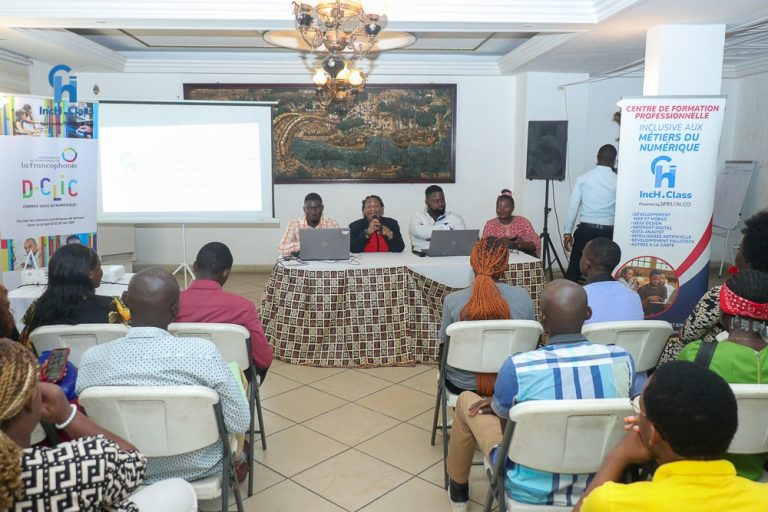 📢 Réunion d’information pour les formations Développement Web et Web Design 🌍…